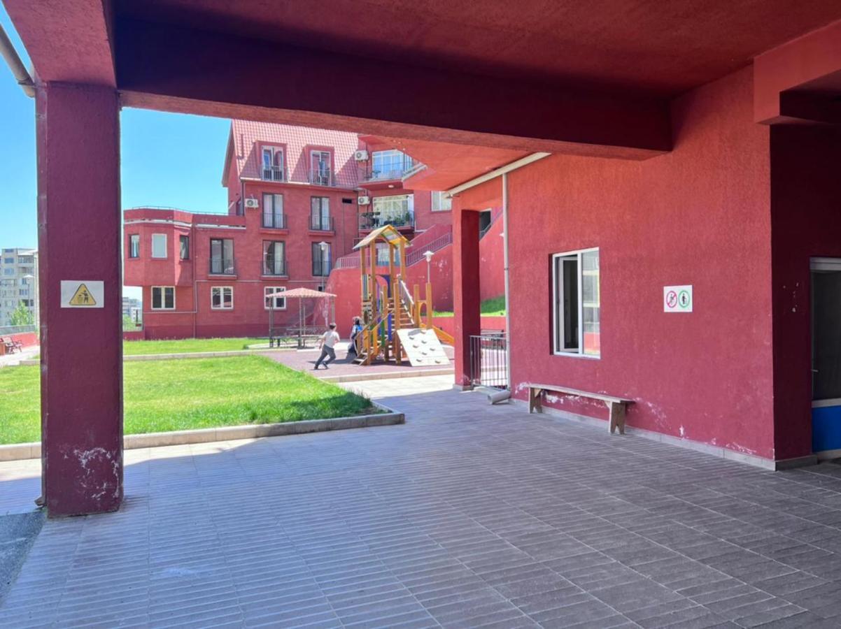 Cozy Apartment In Vake Тбилиси Экстерьер фото